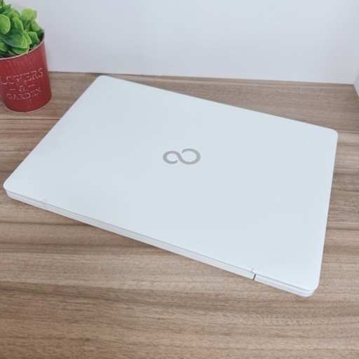 B64【FUJITSU♡SSD♡メモリ8GB】カメラ付ノートPC/初心者