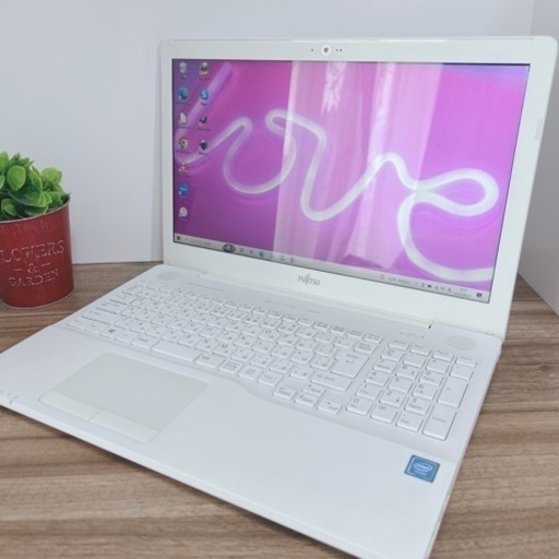 B65【FUJITSU♡SSD♡メモリ4GB】カメラ付ノートPC/初心者