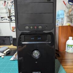 自作PC CPU i7 2600 古い構成です。