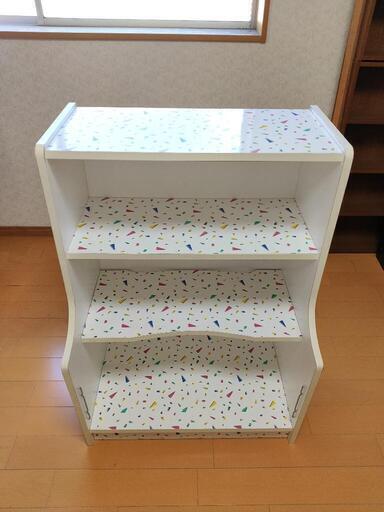 処分間近！　おもちゃ箱にもなる棚　木製