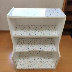 処分間近！　おもちゃ箱にもなる棚　木製