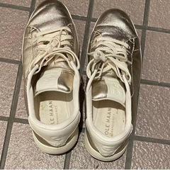 【交渉中】コールハーン　スニーカー　ゴールド24センチの画像