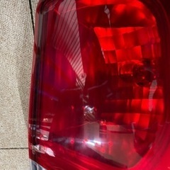 H27年 eKワゴン B11W 左テールランプ の画像