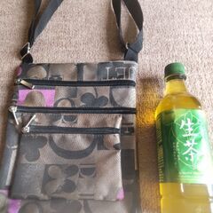 新品　ショルダーバッグ　ポケットが多く旅行に最適