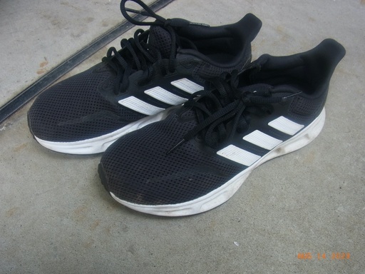 美品　Adidasスニーカー25、5 センチ