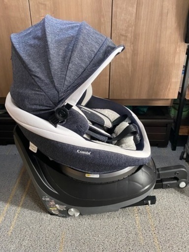 チャイルドシート　combi 0歳から4歳　ISOFIX
