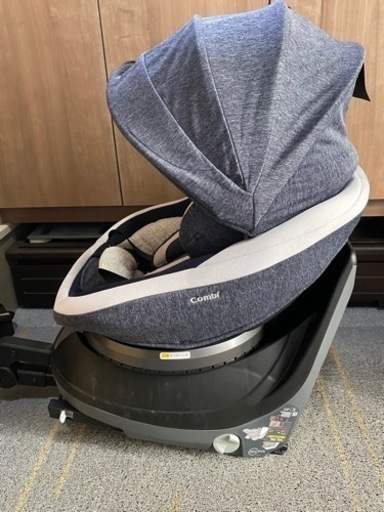 チャイルドシート　combi 0歳から4歳　ISOFIX