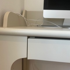 【最終価格です】定価:29,990円　デスク　IKEA LOMMARP ロマルプ　ライトベージュの画像