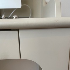 【最終価格です】定価:29,990円　デスク　IKEA LOMMARP ロマルプ　ライトベージュの画像
