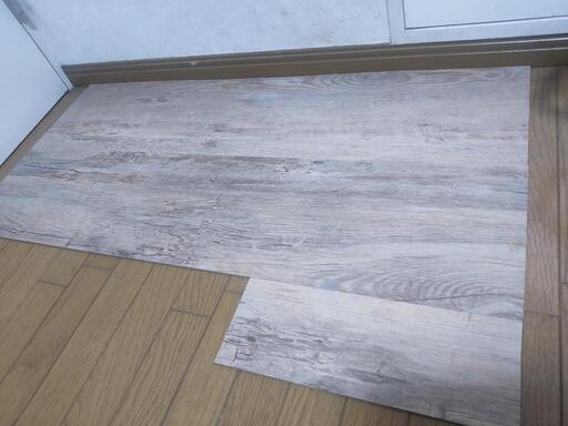 置くだけフロアタイル