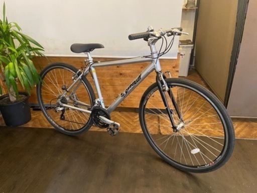 【アルミフレーム】クロスバイク　3x 8速　シルバー