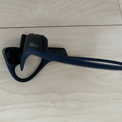 ヘッドフォンAfterShokz(アフターショックス) Air オープンイヤーワイヤレス骨伝導ヘッドフォン、美品の画像
