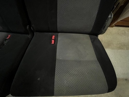 NISSAN Caravan 後部座席シート