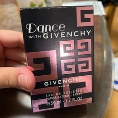 GIVENCHY香水