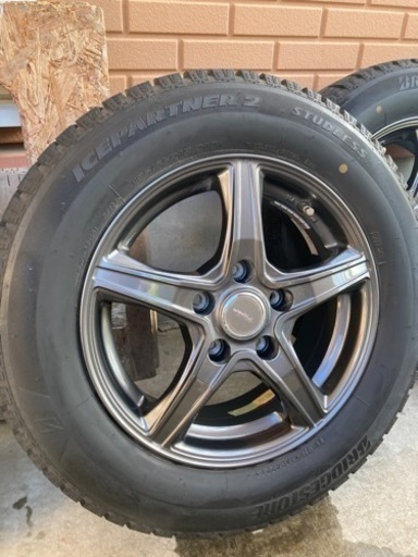 二日間限定セール　美品　195/65/r15　2021年12月購入　スタッドレスタイヤホイール４本