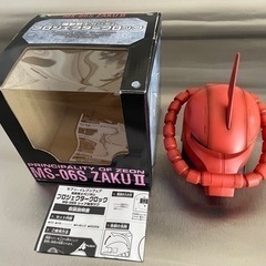 セブンイレブンプレミアムのシャーのザクのプロジェクタークロック