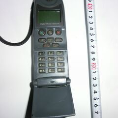 ★1990年代デジタルホン★貴重入手困難（かなり前のソフトバンクの前進の物）★当時1か月の給料分の金額以上しました、★★殆ど携帯電話を持ってる方がいない時です、カメラ機能もなし、⭕年代オブジェ（携帯としては使えませんのでジャンクです）、★ご興味ある方に★プロフィール必読ですの画像