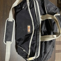 子供の修学旅行の時に10000円で購入しました。