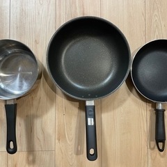 ⭐️お取引決定済⭐️フライパン2つ・お鍋1つの画像
