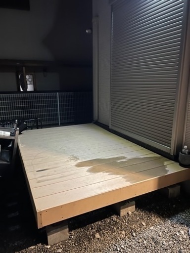 ウッドデッキ　プラスチックです