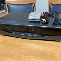 【取引中】パナソニック VHSビデオデッキ NV-H5