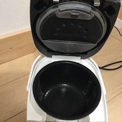 炊飯器の画像