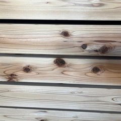 【格安】杉の柱材　3000×105×105 バラ売り。新築、リフォーム、外構、DIYなど。在庫260本ありますので複数人へ販売可能です。の画像