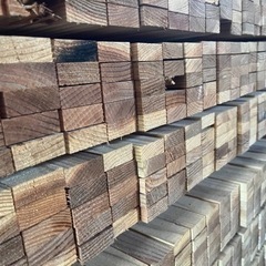 【格安】杉胴縁　未乾燥材　4000×18×45 1束10本入！丁張り、下地材、DIYなどに。在庫250束ありますので複数の方へ販売できます。の画像