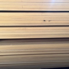 【格安】杉胴縁　未乾燥材　4000×18×45 1束10本入！丁張り、下地材、DIYなどに。在庫250束ありますので複数の方へ販売できます。の画像