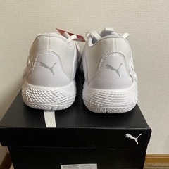 【値下げしました！】【引取り限定】未使用品：PUMAバスケットボールシューズ(30cm)の画像