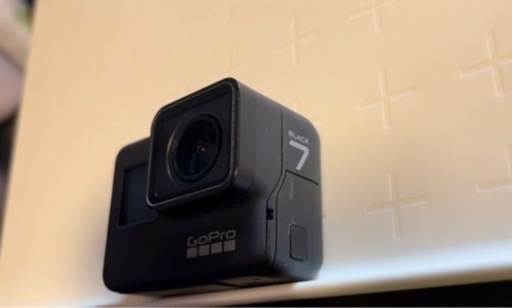 GoPro HERO7 BLACK＋SDカード64GB、純正バッテリー×2
