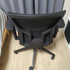 イトーキ サリダチェア 肘置き付き  ブラック YL5-BL

の画像