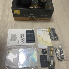 ニコン　D3200 と16-85レンズ美品