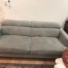 ニトリ製品　3人がけのソファーの画像