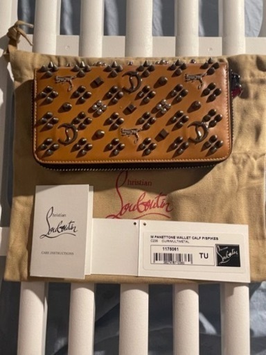希少　美品Christian Louboutin 長財布