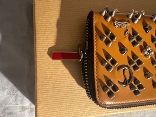 希少　美品Christian Louboutin 長財布