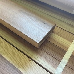 【格安】杉　3000×105×30 バラ売り。デッキ材、下地材、DIYなど。在庫280本ありますので複数人へ販売可能です。の画像