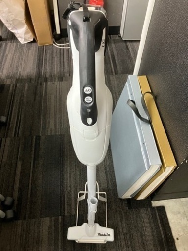 マキタ　CL182 18\u002614Vバッテリー兼用　掃除機