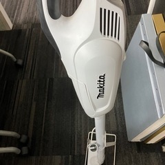 マキタ　CL182 18&14Vバッテリー兼用　掃除機の画像