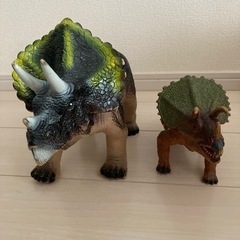 大きいフィギュア トリケラトプス　