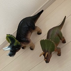 大きいフィギュア トリケラトプス　の画像
