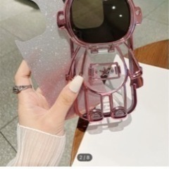 iPhone12 携帯ケース　宇宙飛行士　ピンク　チェーン付きの画像