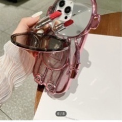 iPhone12 携帯ケース　宇宙飛行士　ピンク　チェーン付きの画像