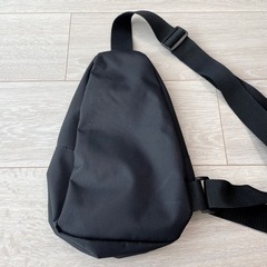 【9/2(土)受け取りまで】ほぼ新品 ボディバッグ ショルダーバッグの画像