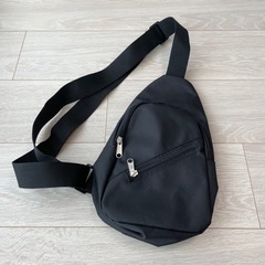 【9/2(土)受け取りまで】ほぼ新品 ボディバッグ ショルダーバッグ
