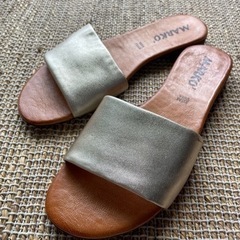 【新品】シャンパンゴールドペタンコサンダル
