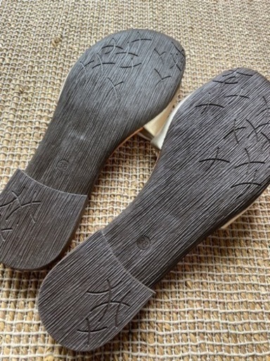 【新品】シャンパンゴールドペタンコサンダル