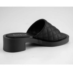 ブラック　サンダルの画像