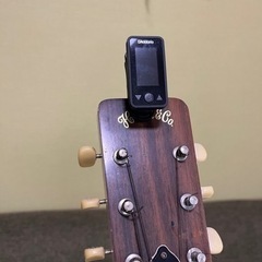 【値下げ‼️】フォークギター　ピック、チューニングメーター付きの画像