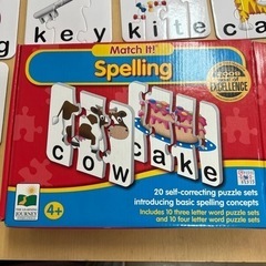 ジグソーパズル　spelling 箱壊れあり。